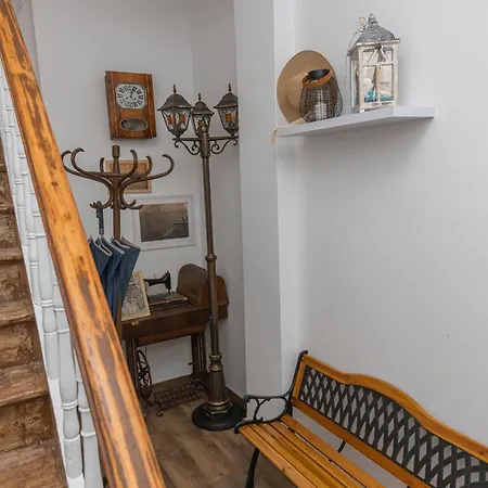 The House Apartment *